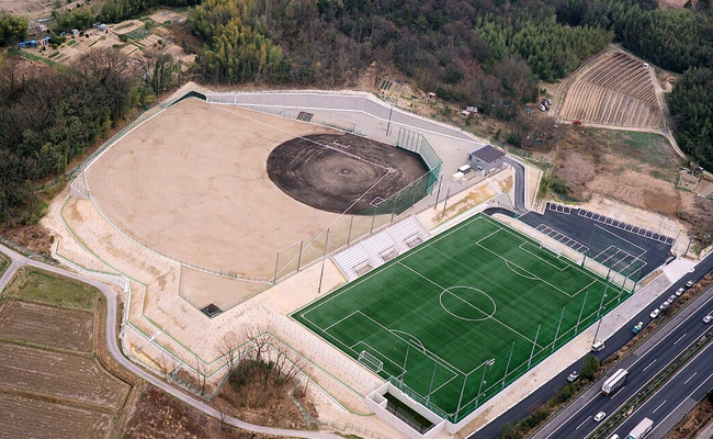 東邦学園日進グラウンド竣工