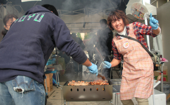 大学祭「和気愛々」模擬店炭火焼きホルモン屋さん大盛！！